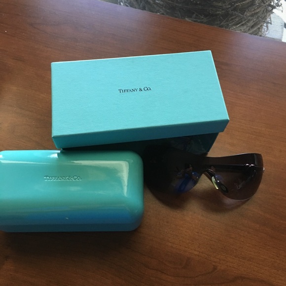Tiffany Sunglasses - Picture 4 of 4